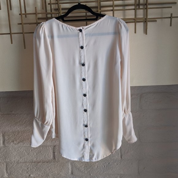 Love Culture sheer button back blouse - Picture 2 of 5